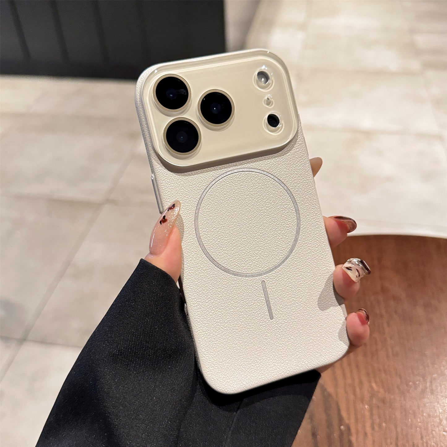 The Textured Leather MagSafe Case