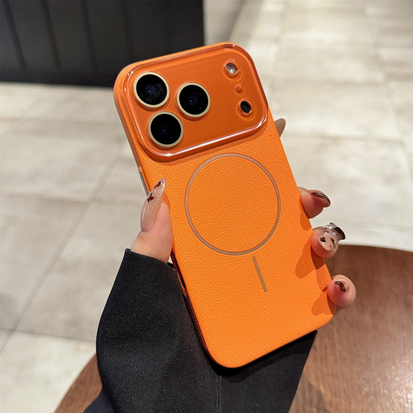 The Textured Leather MagSafe Case